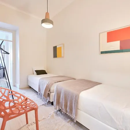 Charming 3br W/ Patio, By Timecooler *