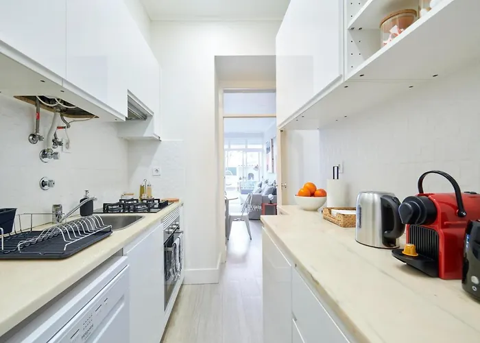Charming 3br W/ Patio, By Timecooler Apartment Lissabon