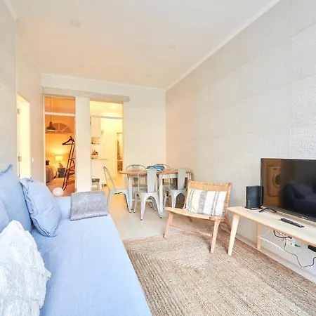 アパート Charming 3br W/ Patio, By Timecooler