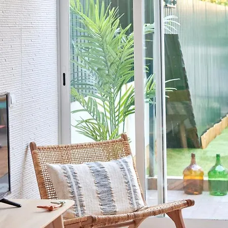 Charming 3br W/ Patio, By Timecooler *