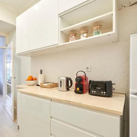 Appartamento Charming 3br W/ Patio, By Timecooler *