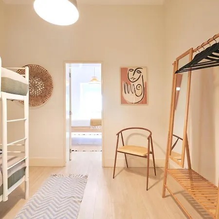 Charming 3br W/ Patio, By Timecooler * Lisboa