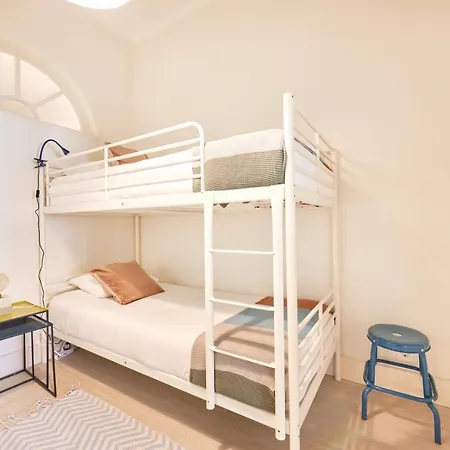 Appartamento Charming 3br W/ Patio, By Timecooler Lisbona