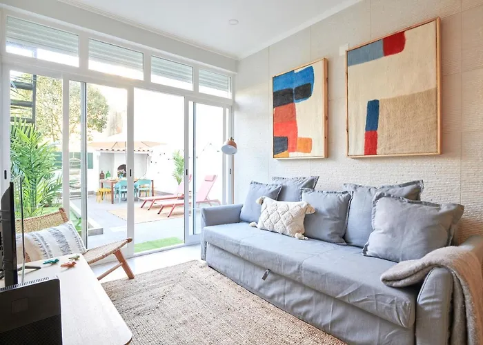 Charming 3br W/ Patio, By Timecooler *