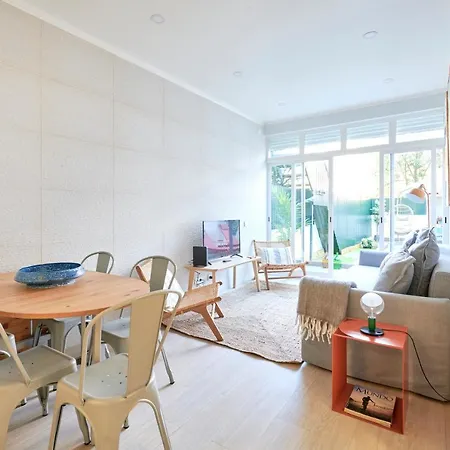 Апартаменты Charming 3br W/ Patio, By Timecooler