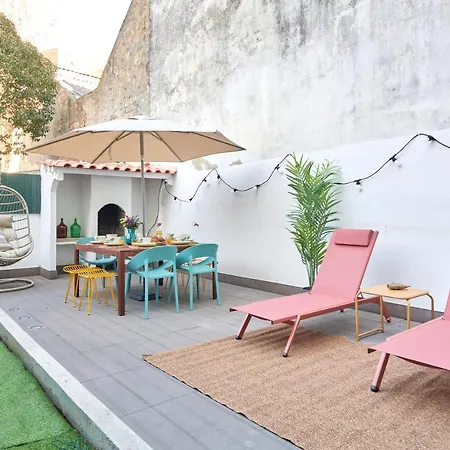 Charming 3br W/ Patio, By Timecooler דירה