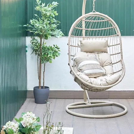 Apartment Charming 3br W/ Patio, By Timecooler Lisbon