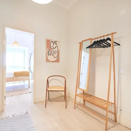 Charming 3br W/ Patio, By Timecooler