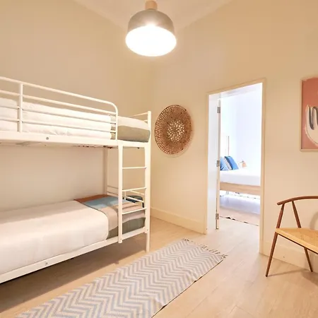 דירה Charming 3br W/ Patio, By Timecooler